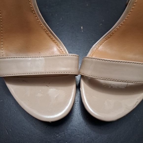 Calvin Klein Vivian Open Toe Sandal    Size 5 - Picture 3 of 10